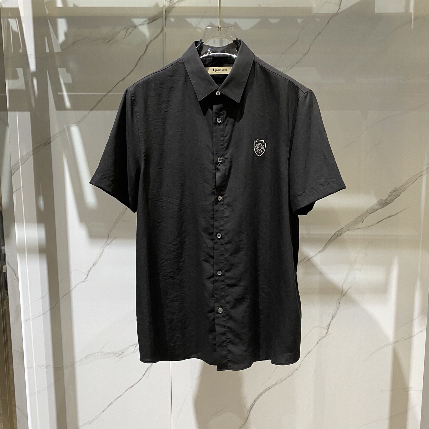 Aquascutum雅格狮丹 26春夏新款logo徽章刺绣男士短袖衬衫830036