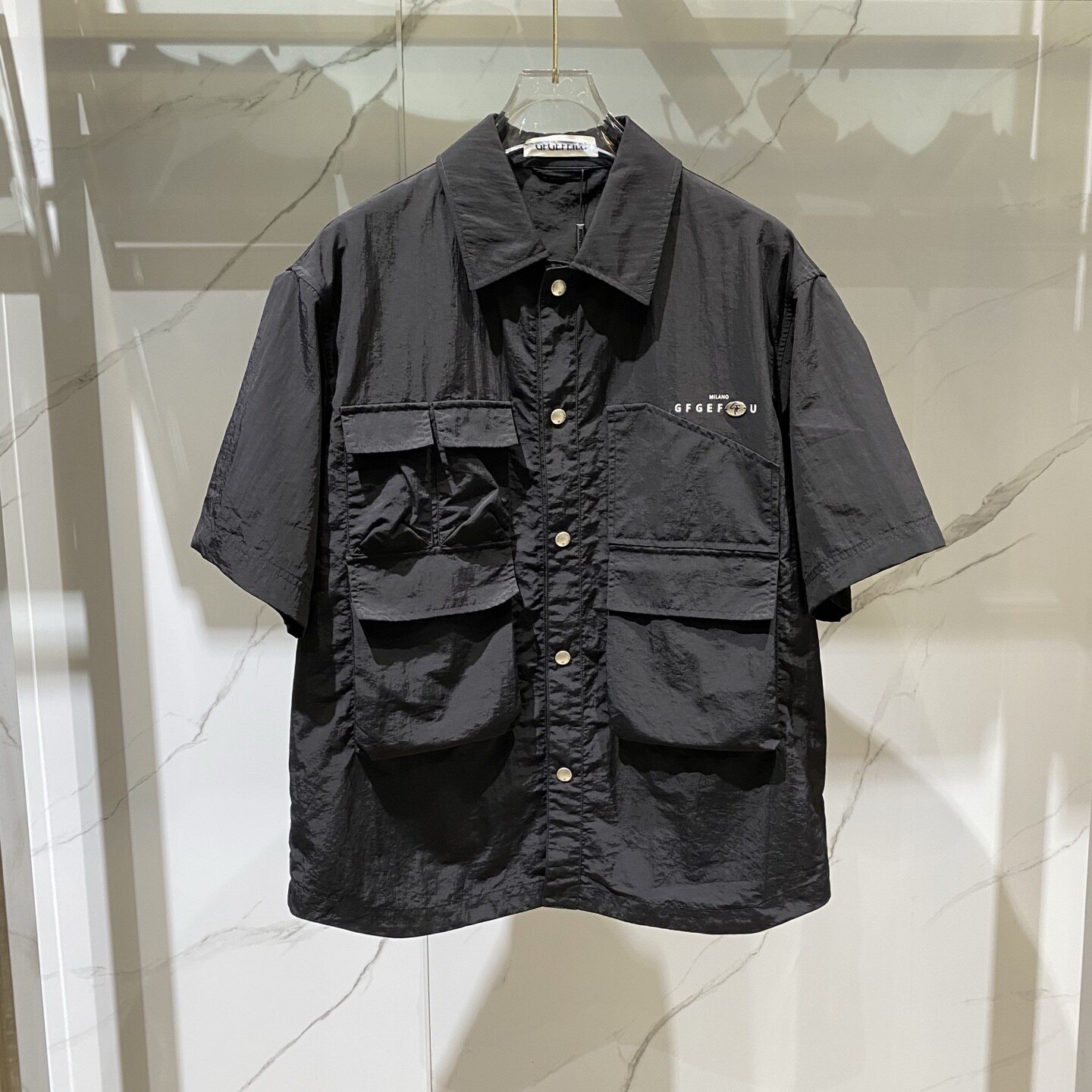 GFGEFEILU 春夏款logo字母印花男士短袖衬衫夹克外套 132570