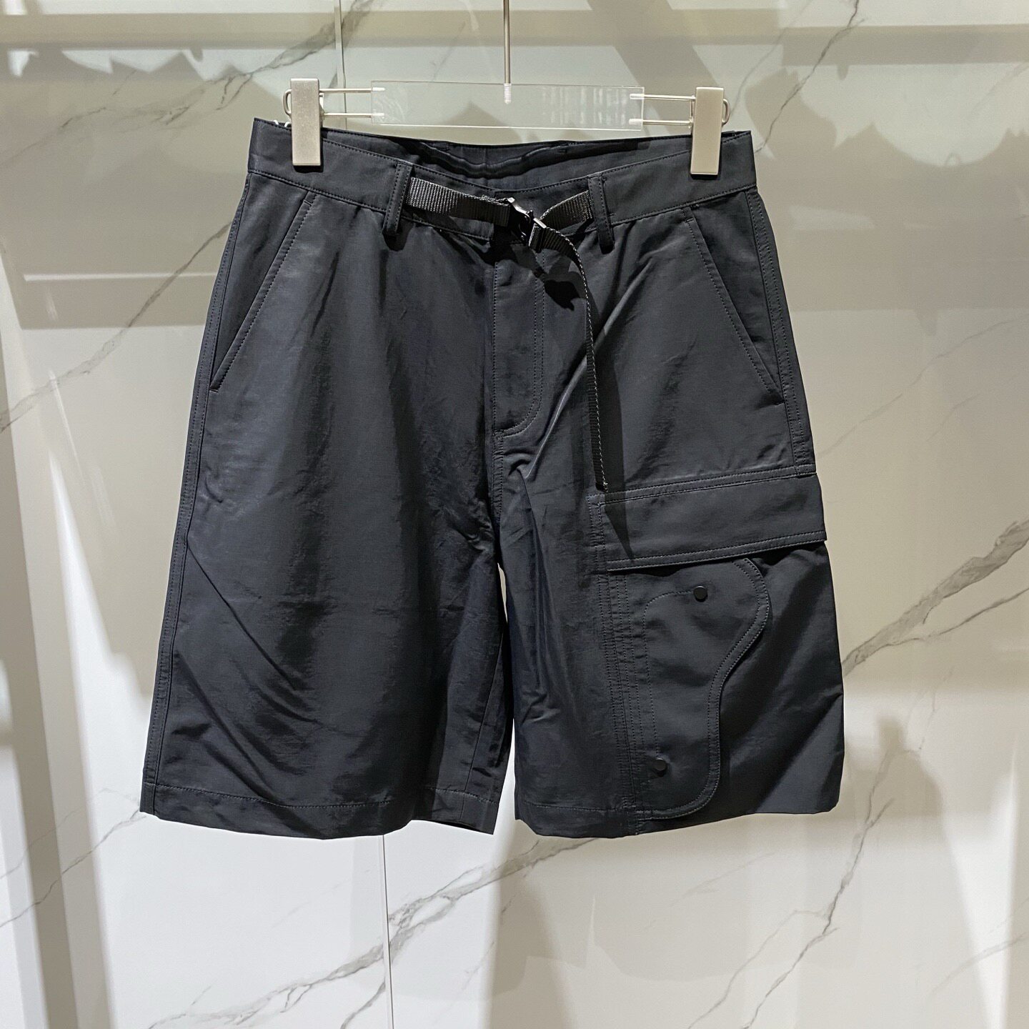DOSERMO 26春夏新款机能扣腰带装饰logo字母皮标男士工装休闲短裤