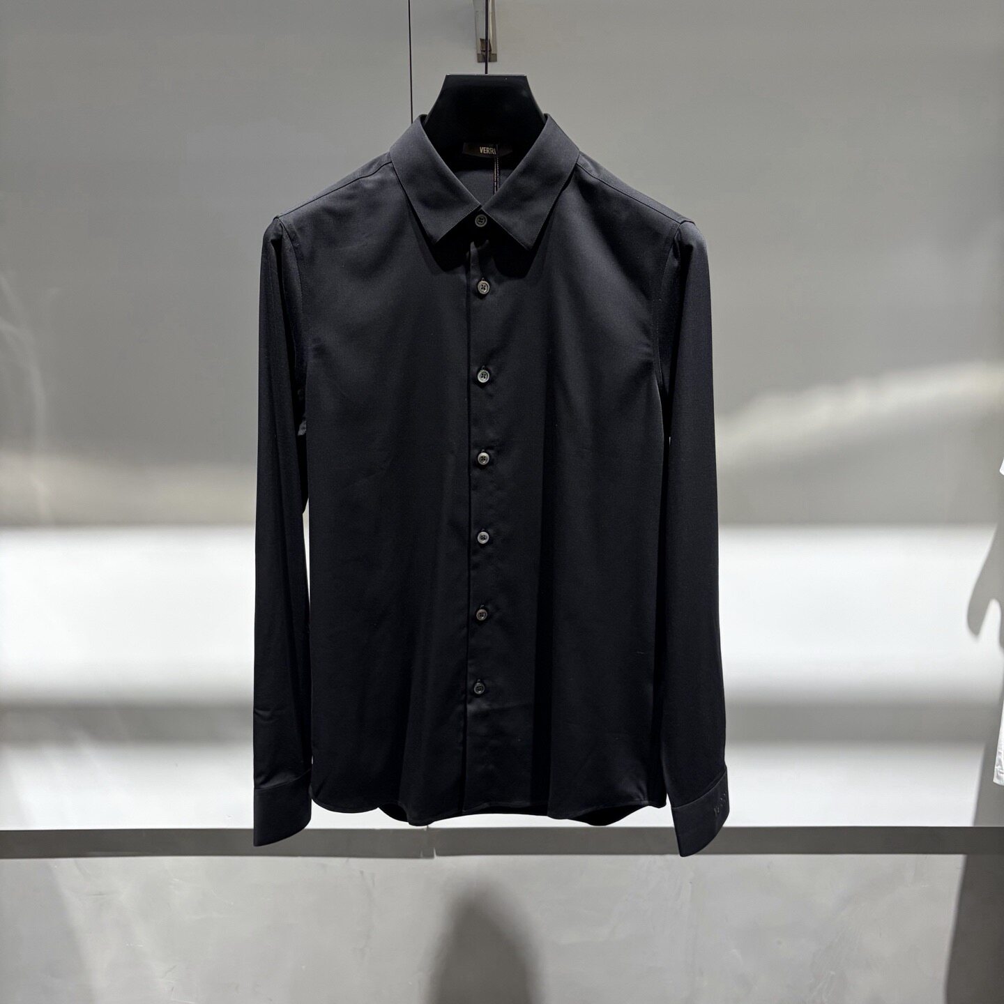 VERRI 男装26秋冬新款袖口logo字母刺绣男士长袖衬衫 383992