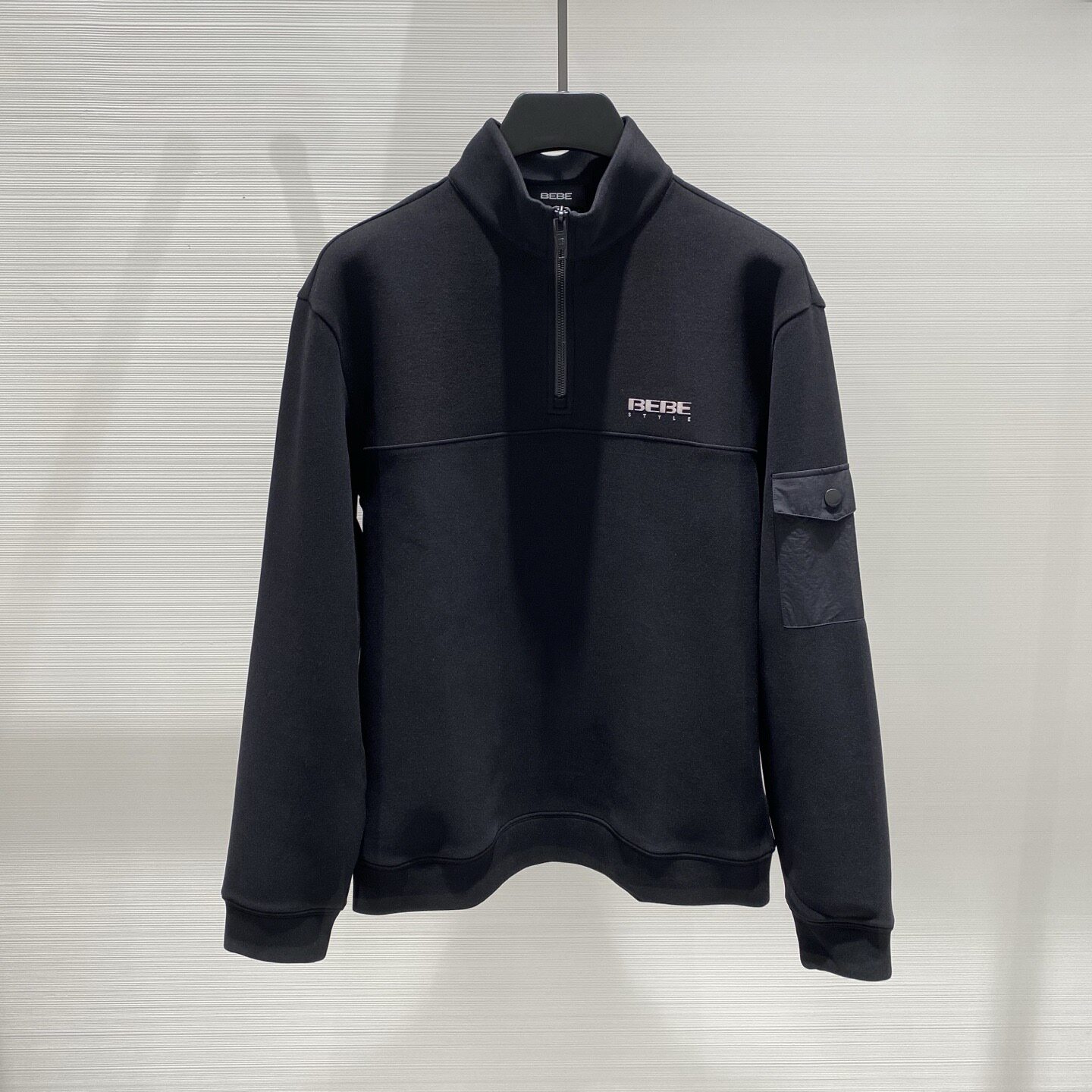 BEBE 26秋冬新款logo字母印花抓绒拉链领口男士长袖卫衣 019000