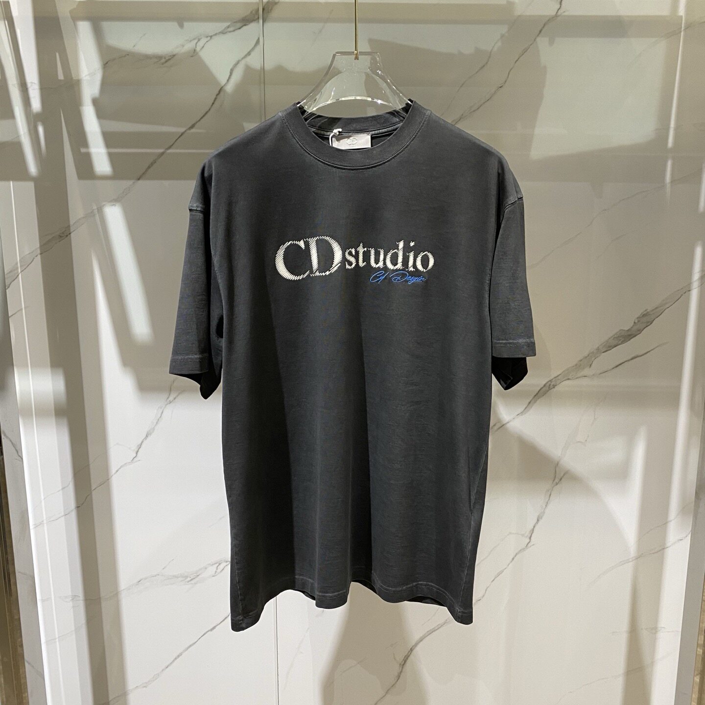 CDHOMME男装 26春夏新款logo字母印花做旧男士圆领短袖T恤 330310