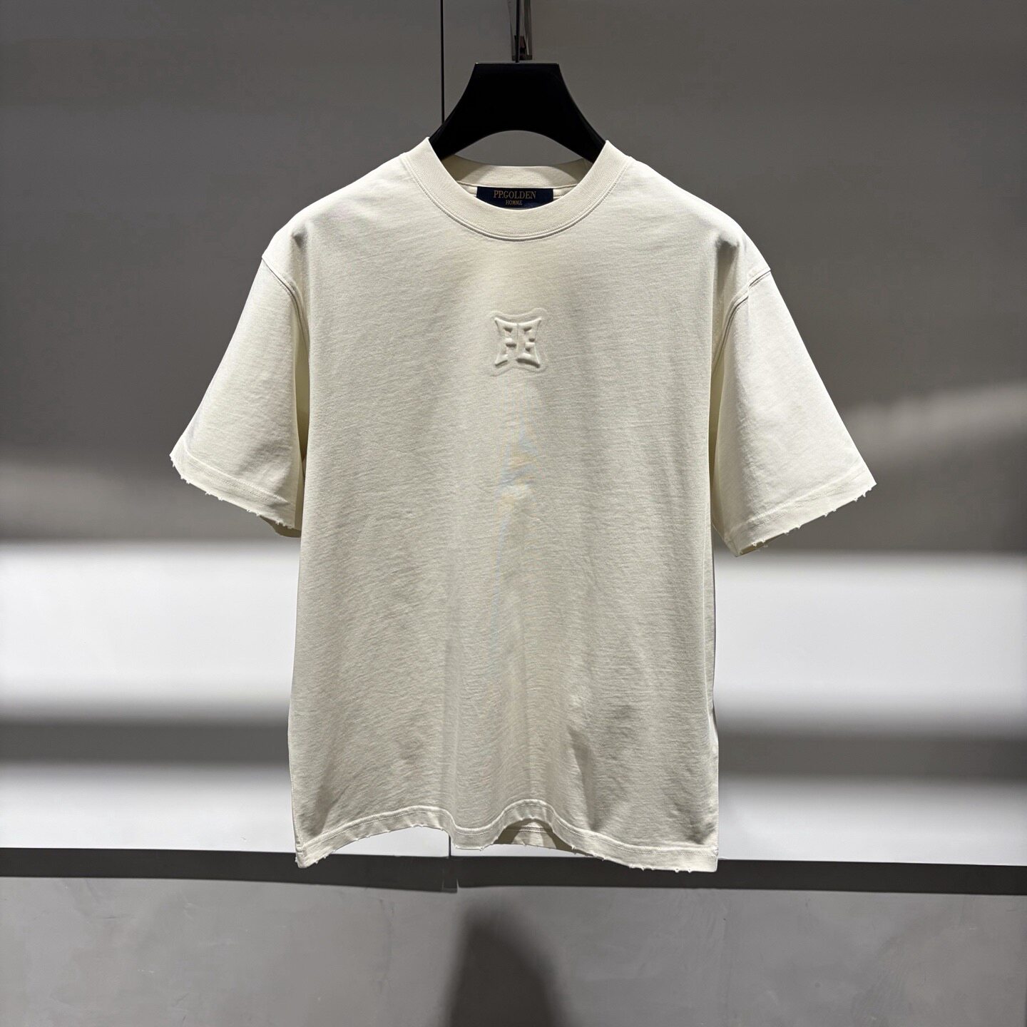 PP.GOLDEN 26春夏新款logo字母印花破坏做旧男士短袖T恤622592