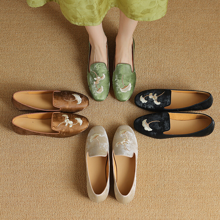 圆头平跟TPR(牛筋）胶粘鞋羊皮深口单鞋