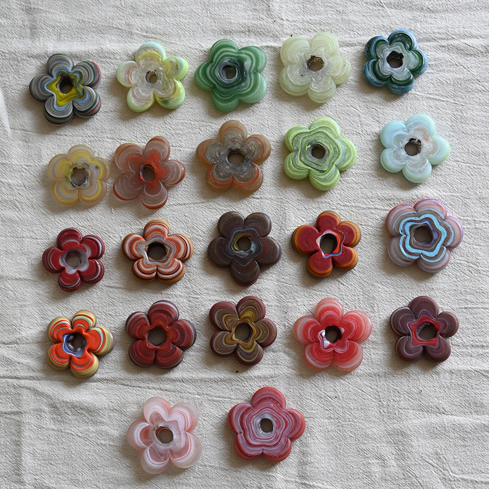 土耳其哑光渐变玻璃花大孔串珠diy手作材料4cm 51-102