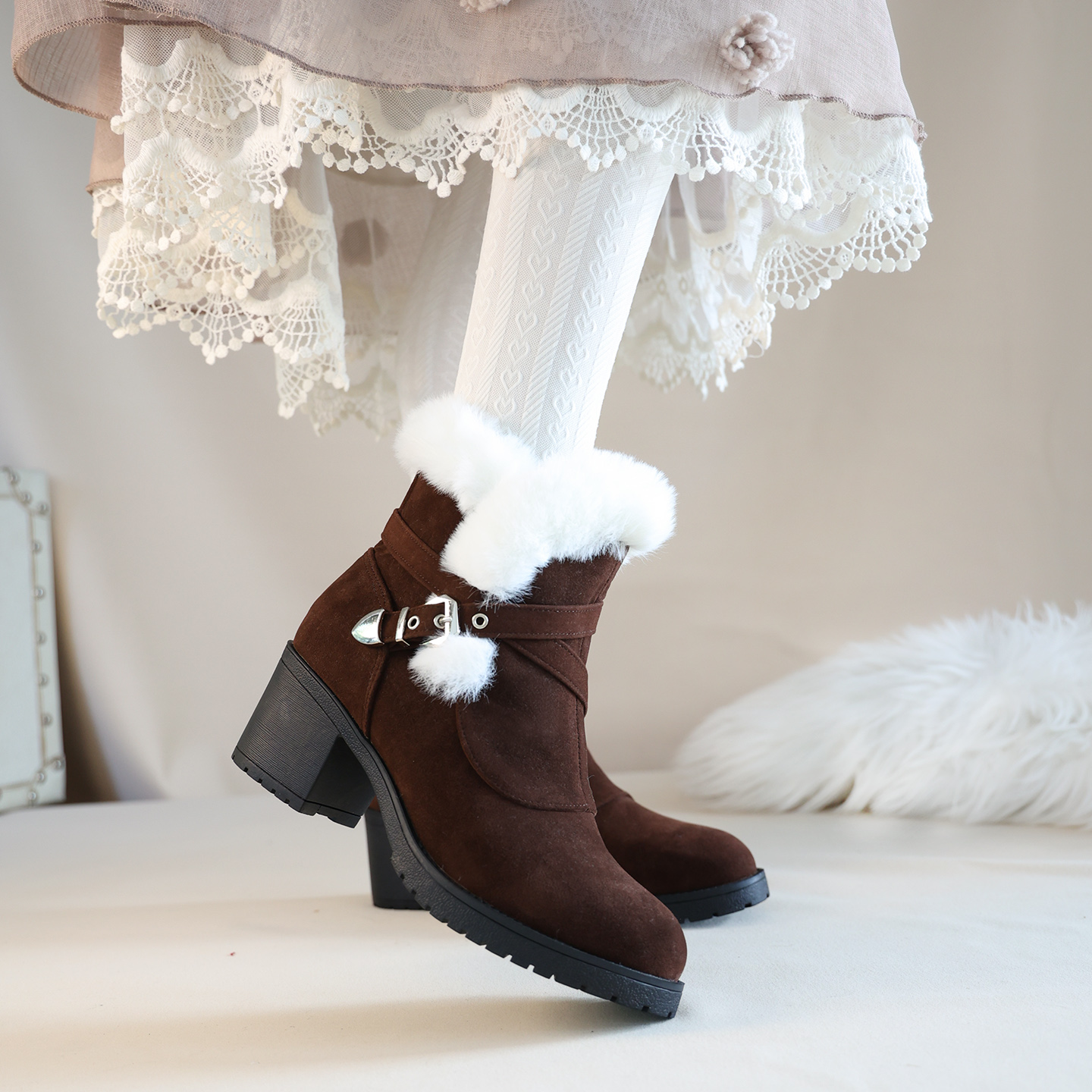 巨好看的马丁靴短靴女款加绒舒服