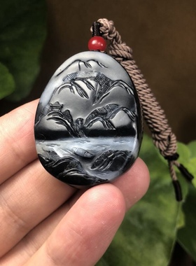 山水挂件黑白分明新疆和田玉籽料