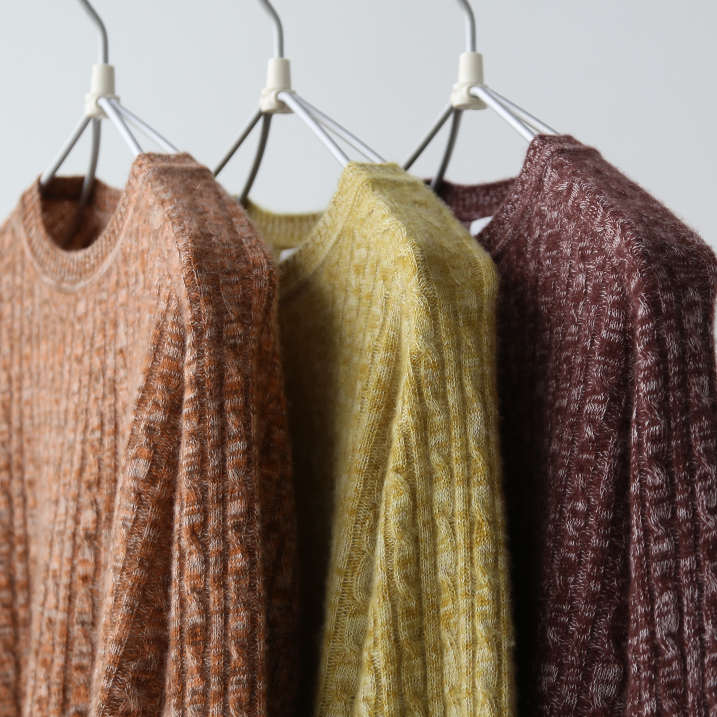 秋冬女士新款保暖羊绒针织衫