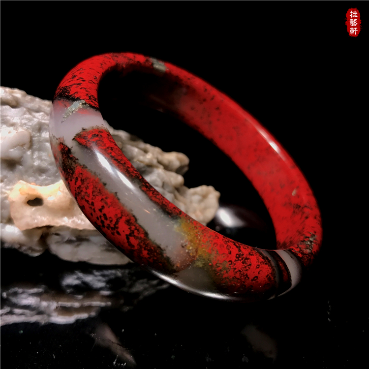 桂林鸡血玉手镯罗家塘血色鲜天然玉石玉化红正红中国红新年礼物a