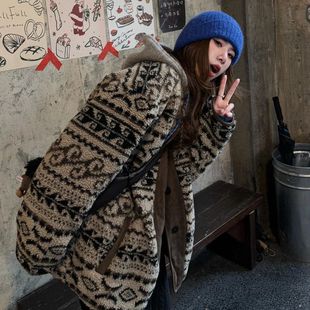 皮毛一体羊羔毛外套女秋冬新款 复古风 宽松费尔岛印花毛毛大衣韩版