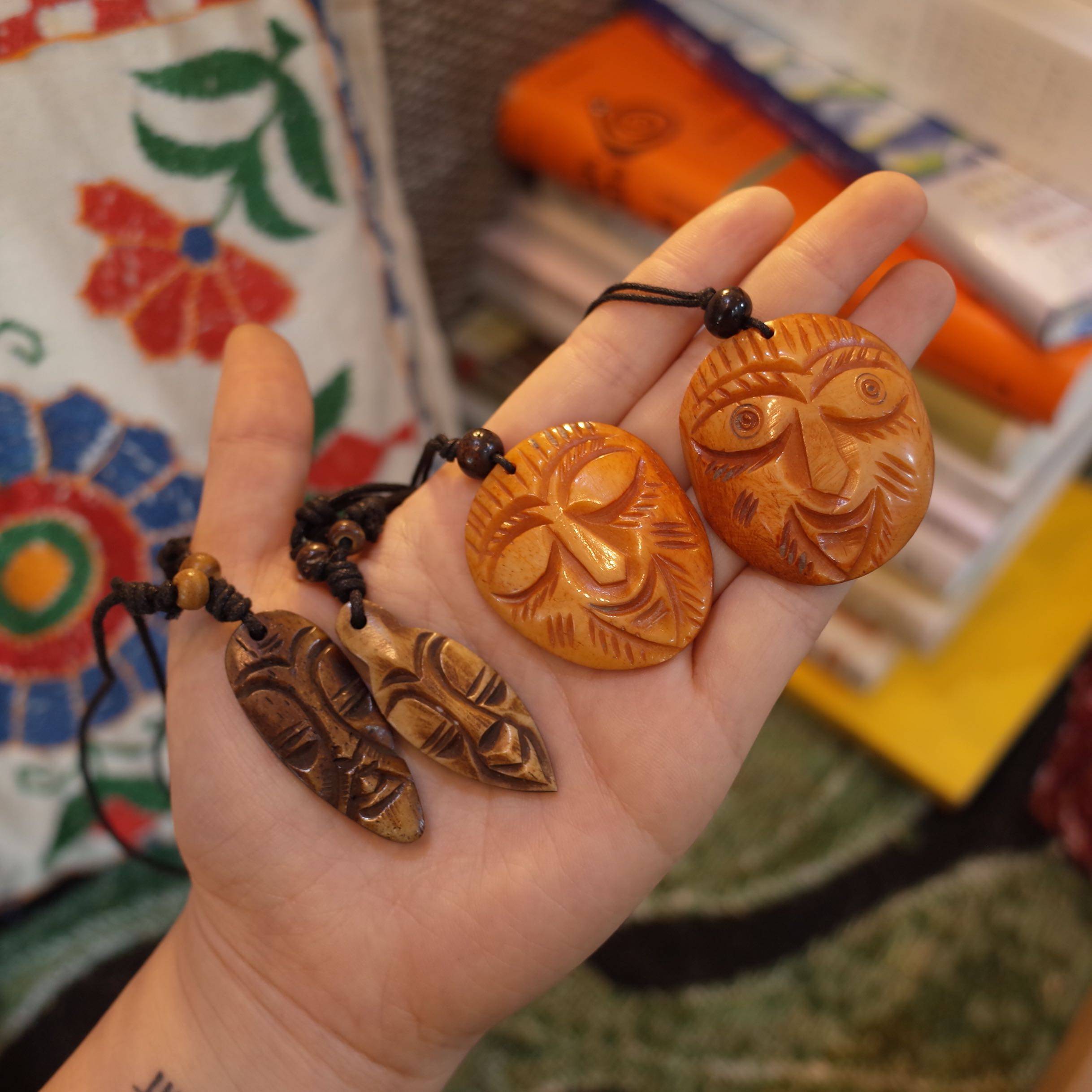 (已售罄)非洲手工雕刻牛骨人脸面具部落项链