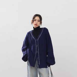 配色缝线设计针织毛衣外套02011198 女装 QUEENSHOP 2025秋冬新品