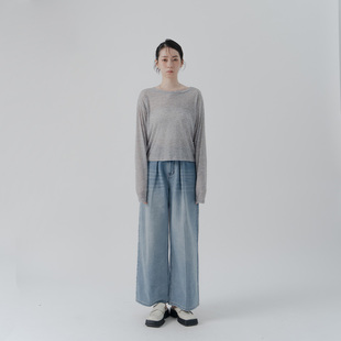 灰01099253 上衣 QUEENSHOP2025秋冬女装 蕾蒂直织纹微透肤针织长袖