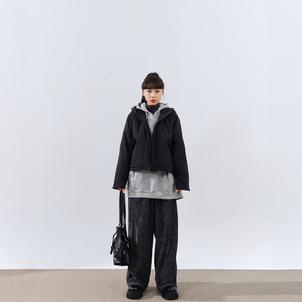 QUEENSHOP 2025秋冬新品女装素面下摆抽绳连帽铺棉外套