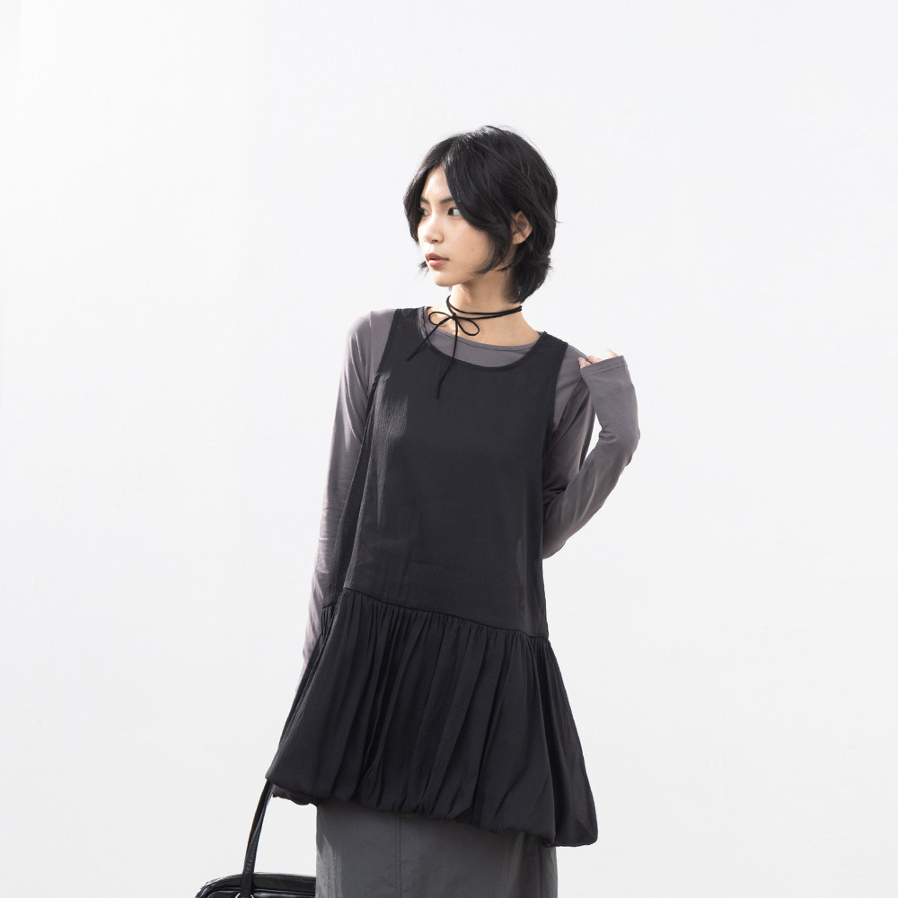 QUEENSHOP 2025秋冬新品女装澎澎气球透肤上衣短连衣裙