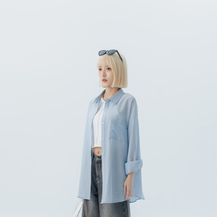 QUEENSHOP 2026春夏新品女装基本素面单口袋微透长袖衬衫01025725