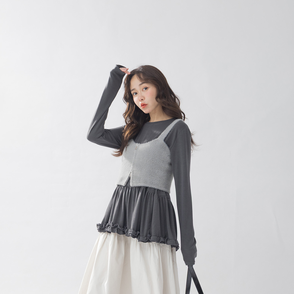 素面荷叶下摆设计内搭上衣