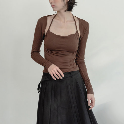 QUEENSHOP 2026秋冬新品女装两件式附外套绕颈Bra Top-咖01150499