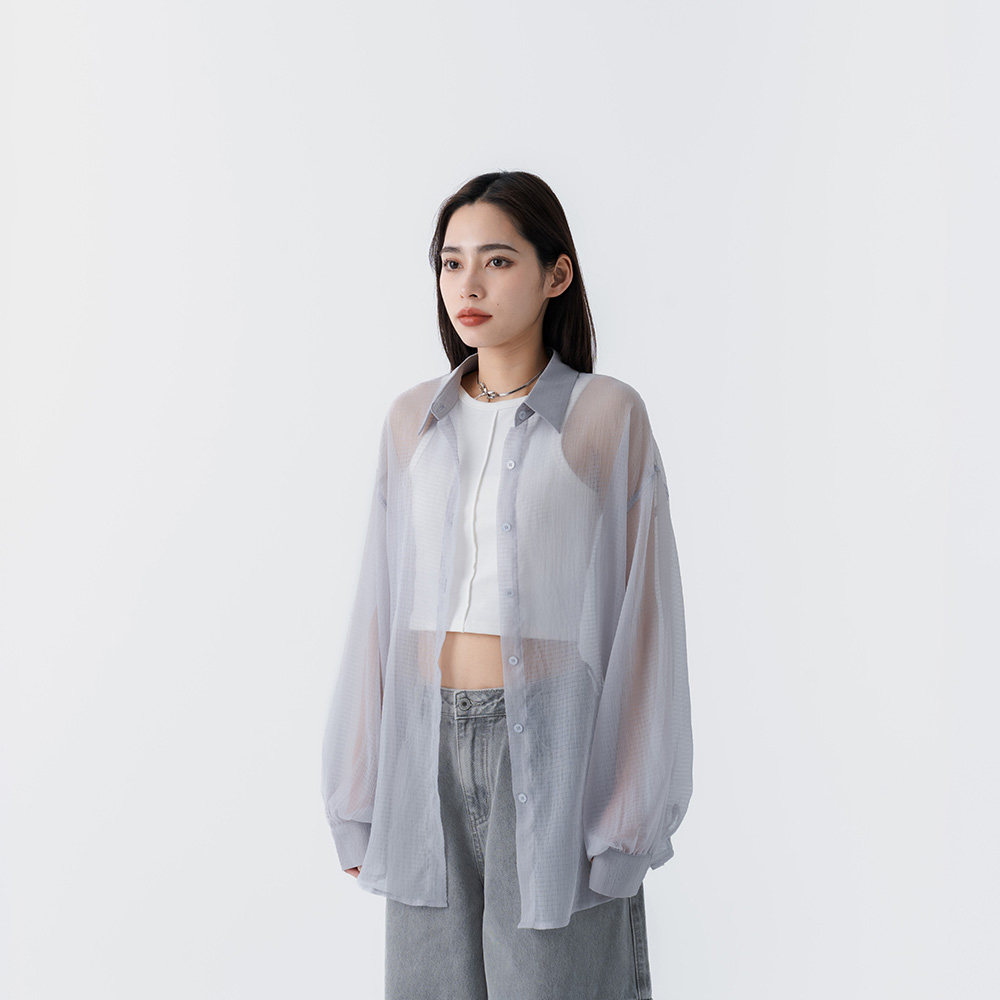 QUEENSHOP 2026春夏新品女装细褶格纹纹理透肤长袖衬衫01025743