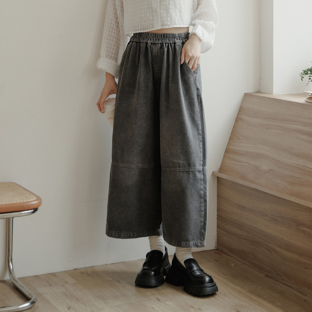 QUEENSHOP 2026春夏新品女装牛仔剪接造型茧型八分裤04011824