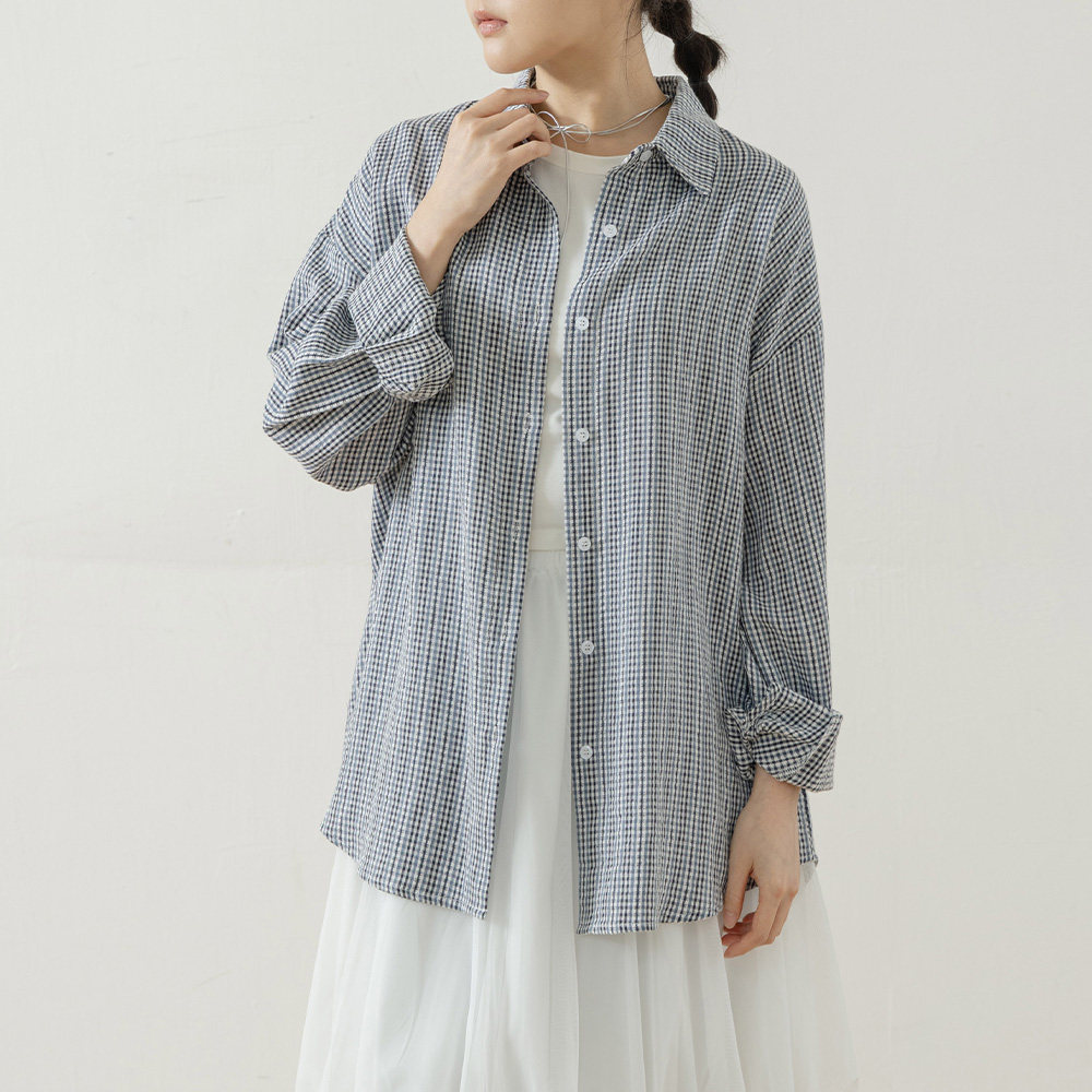 QUEENSHOP 2026春夏新品女装休闲配色格纹宽版长袖衬衫01025733