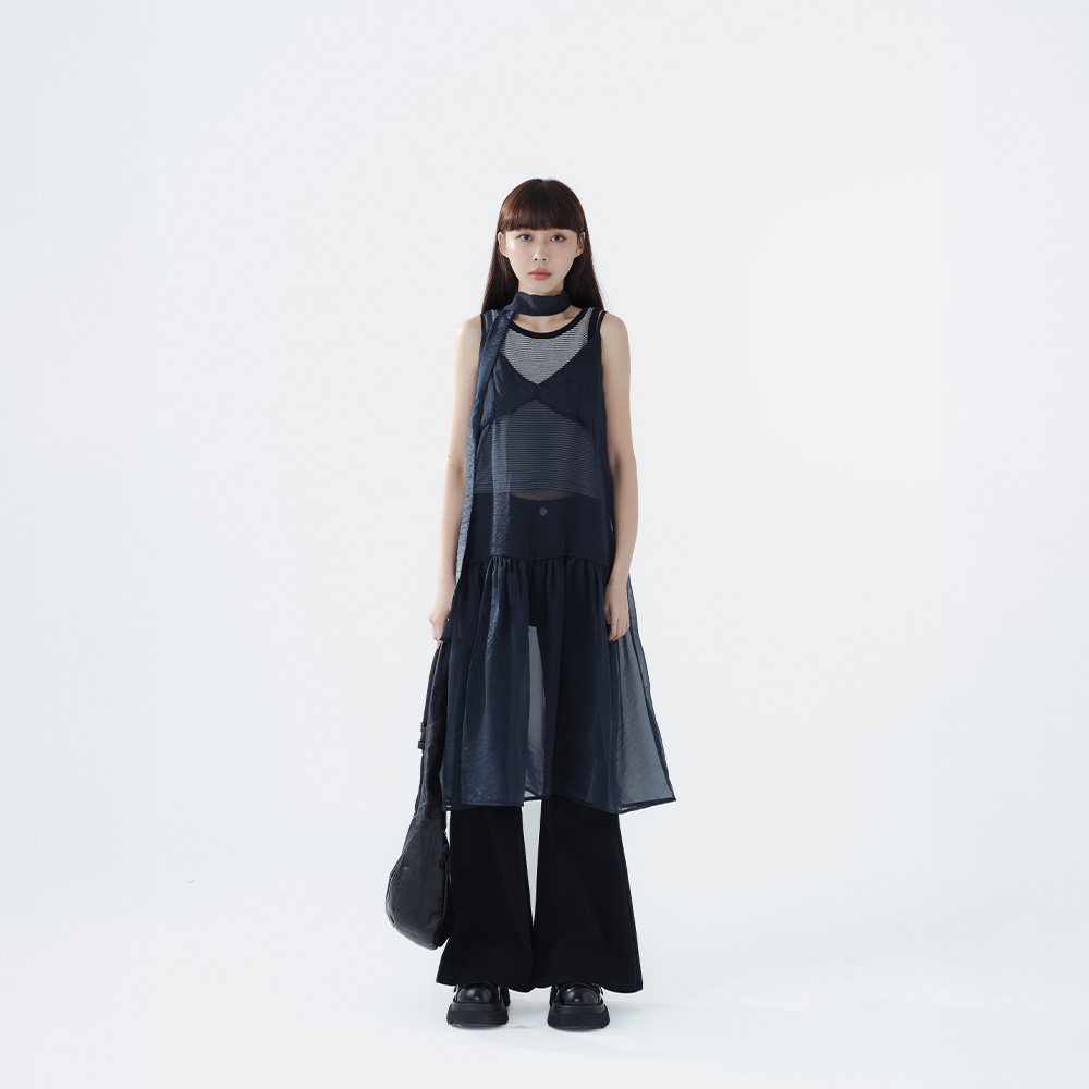 QUEENSHOP 2026春夏新品女装雪纺剪接透肤长版罩衫附绑带01099773