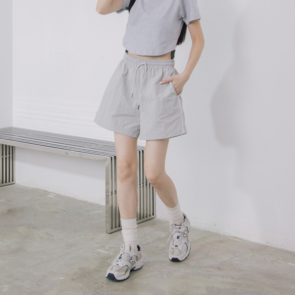 QUEENSHOP 2025春夏新品女装撞色剪接抽绳休闲短裤04130293,女装/女士精品,休闲裤,淘宝优惠券,粉丝福利购,淘宝优惠卷