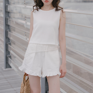QUEENSHOP 2026春夏新品女装立体缇花纹理短版背心-白01099845
