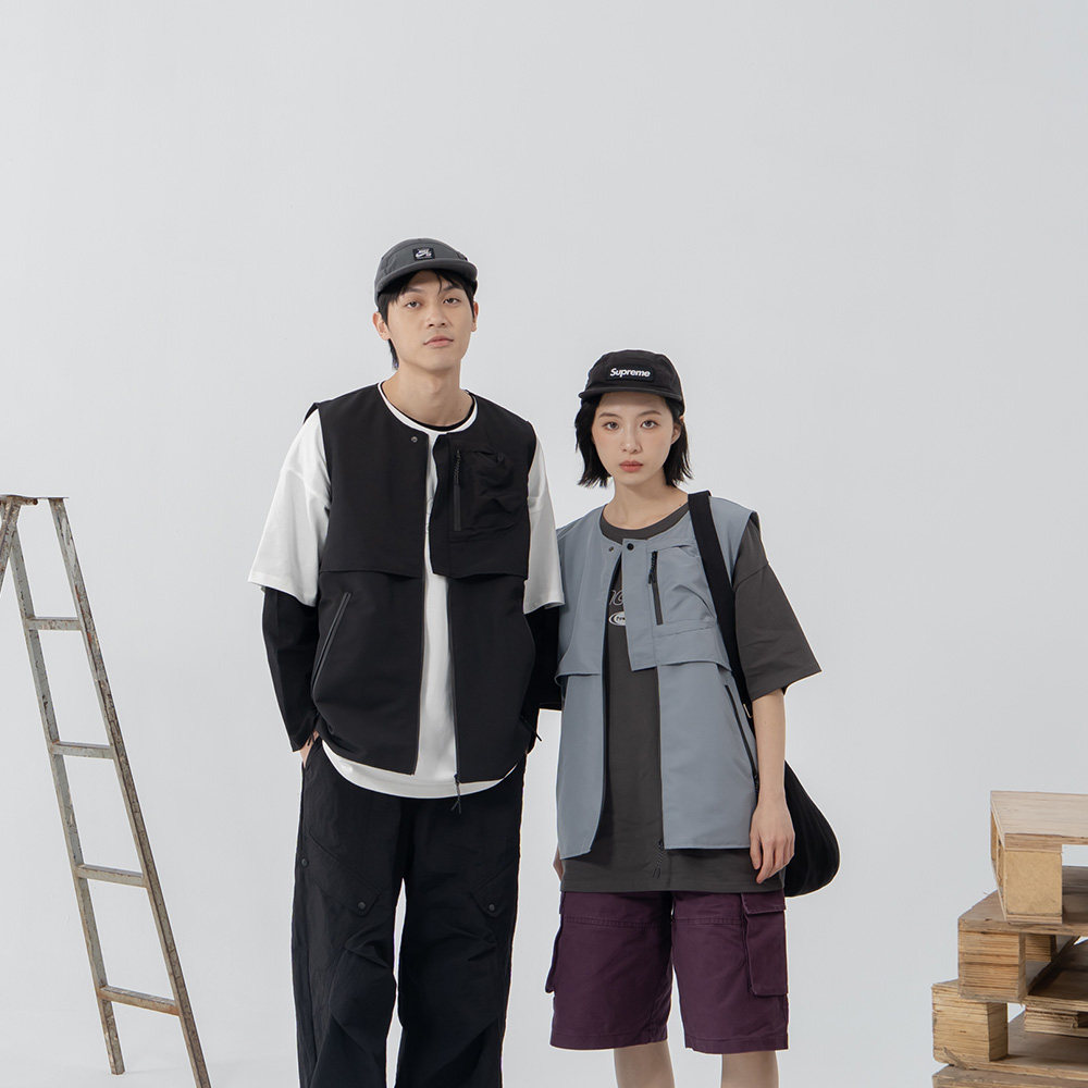 情侣机能感多口袋造型工装背心