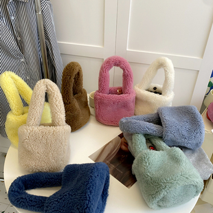 超可爱韩国新款冬天羊羔毛包包手拎包毛茸茸手提包毛绒水桶包磁扣