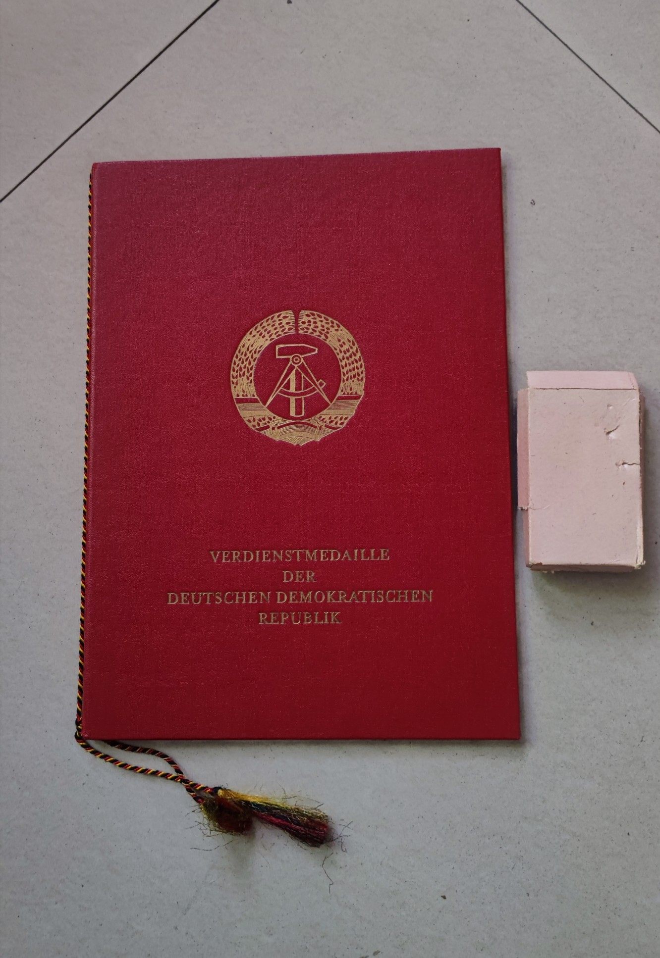 1969年东德国家荣誉勋章证书原盒