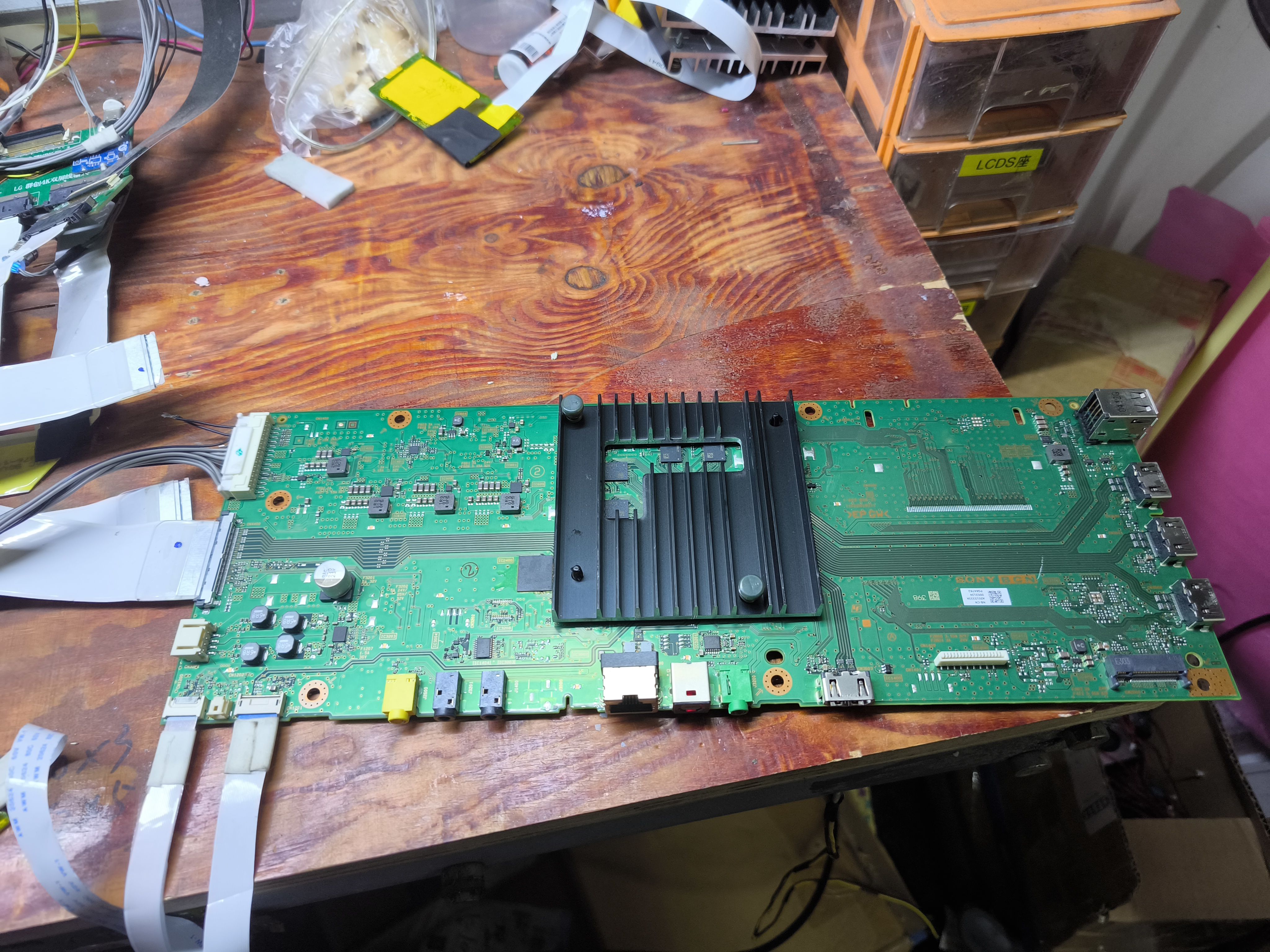 维修索尼KD-49X8000H电视主板1-002-850-21不开机重启等各种故障