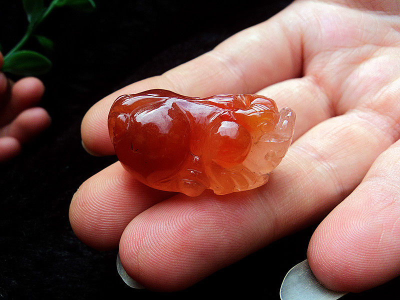 晶山角天然红兔毛水晶貔貅吊坠红水晶挂件34×22*17mm
