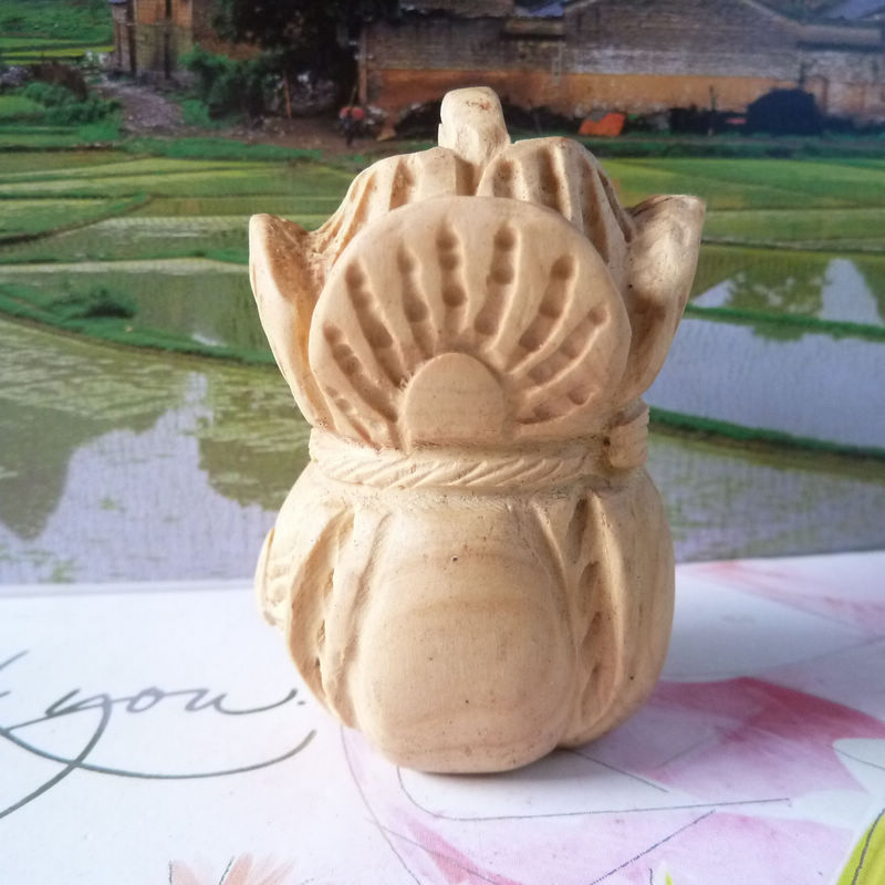 特价2寸原色黄杨木雕手把件:白菜蜘蛛金钱 知足来百财（有瑕疵）