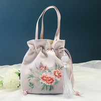 云之琪斜挎包刺繡小圓包手機(jī)包