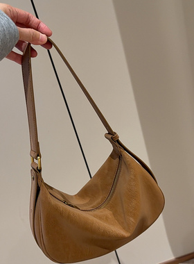 珠光牛皮法棍包邮差小包女简约百搭小众单肩斜挎包通勤休闲腋下包