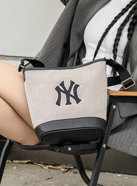 MLB时尚斜挎水桶包女士单肩斜挎包肩带可调节复古托特包3ABMS072N
