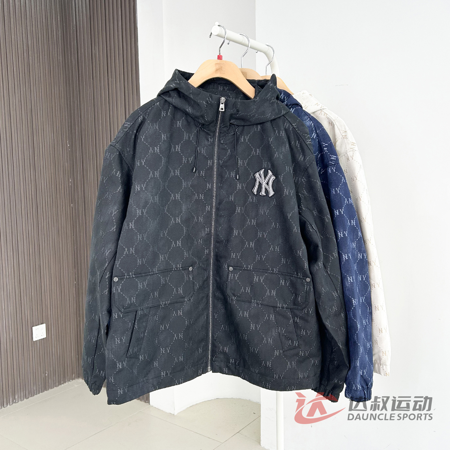 25新款MLB情侣外套男女NY钻石老花满印做旧连帽运动夹克3AWJM0554