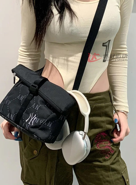 24新款MLB情侣斜挎包男女NY老花满印拼接单肩挎包运动包3ACRM035N