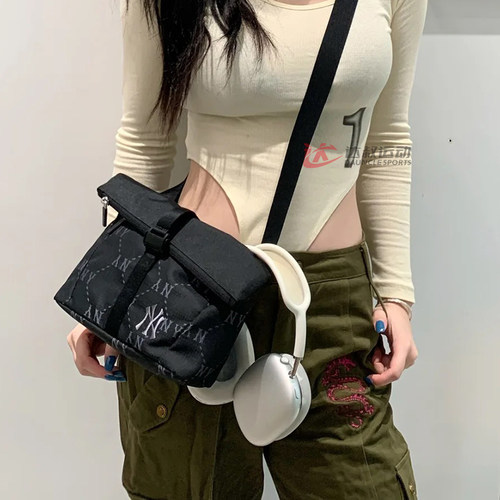 MLB男女NY老花满印斜挎包
