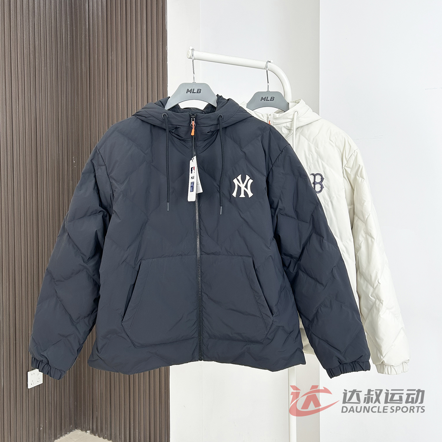 MLB情侣NY刺绣菱格连帽羽绒服