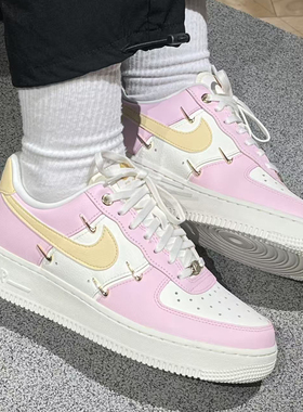 25新款Nike耐克女子板鞋AF1空军一号金属小勾低帮运动鞋IB2574