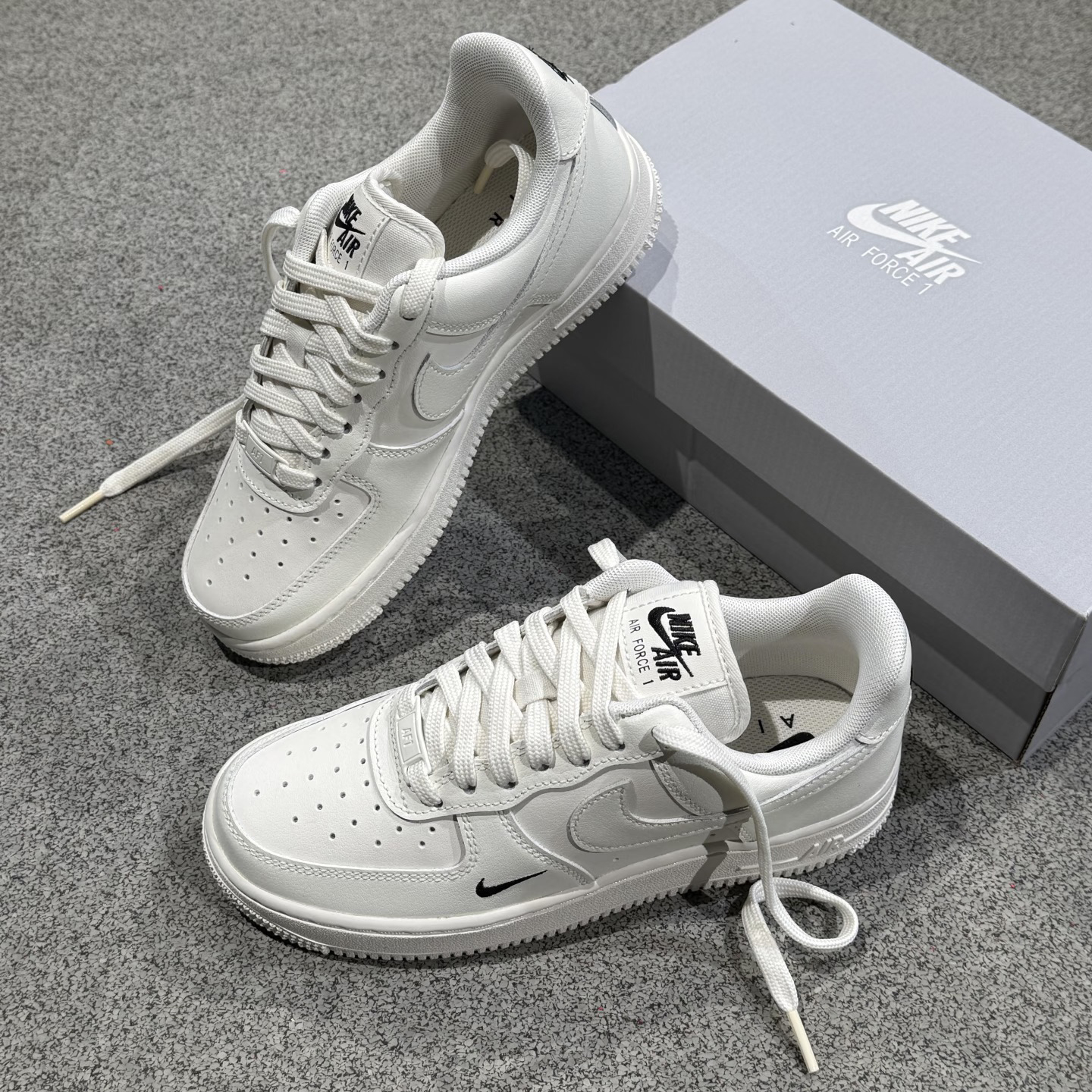 Nike耐克女子空军一号低帮板鞋