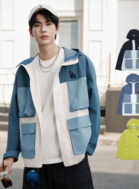 25新款MLB冲锋衣外套男女NY大口袋工装连帽防风运动夹克3AWJB0751