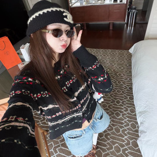 欧洲站小众设计师秋冬新款 女花色圆领软糯针织外套 复古针织开衫