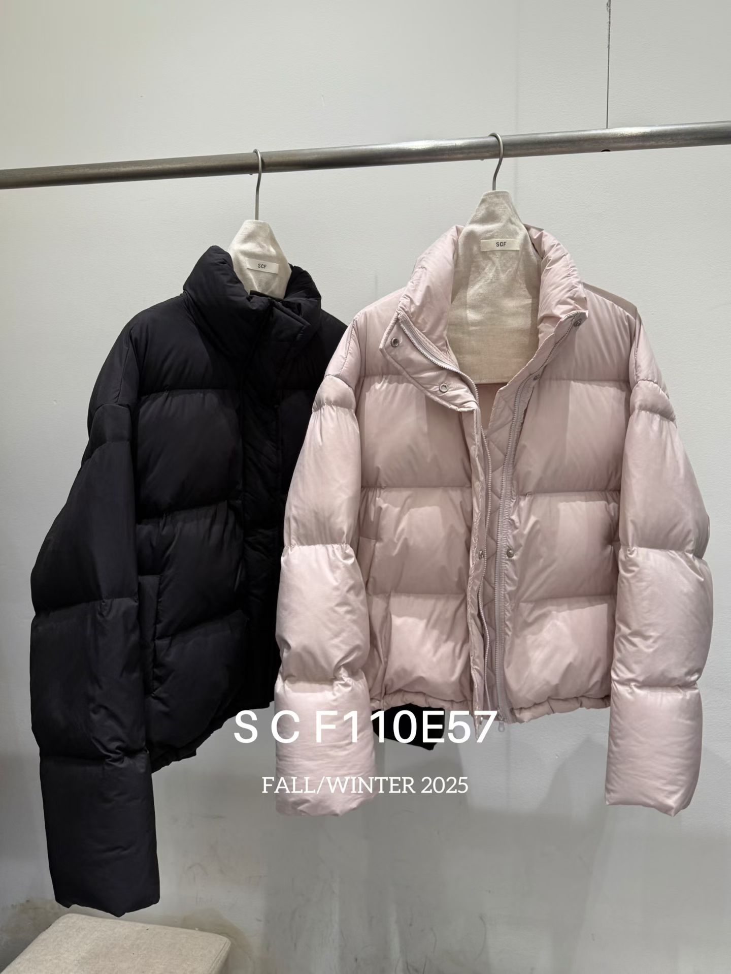 欧洲站2025冬季新款设计师款小众复古百搭显瘦立领短款羽绒服外套