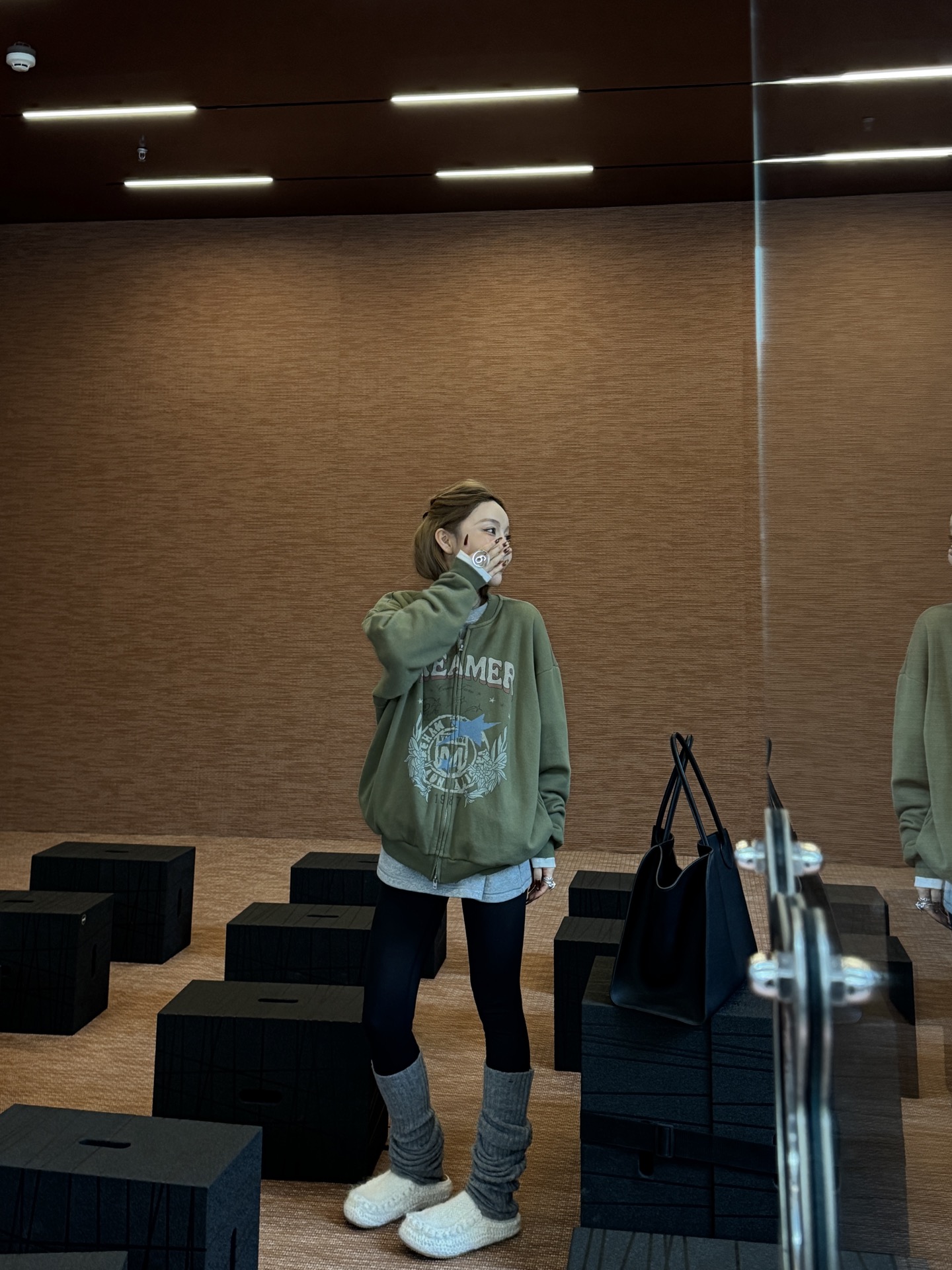 mskin6设计女25秋冬新款外套复古美式字母印花立领拉链宽松休闲潮