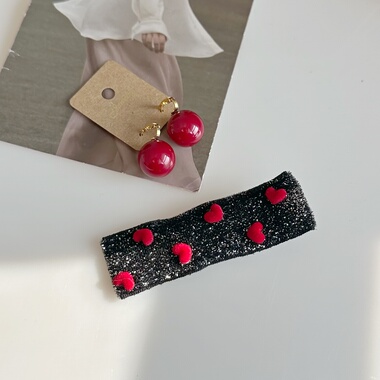 韩国进口新年复古气质百搭红色爱心耳环小众设计感植绒爱心鸭嘴夹