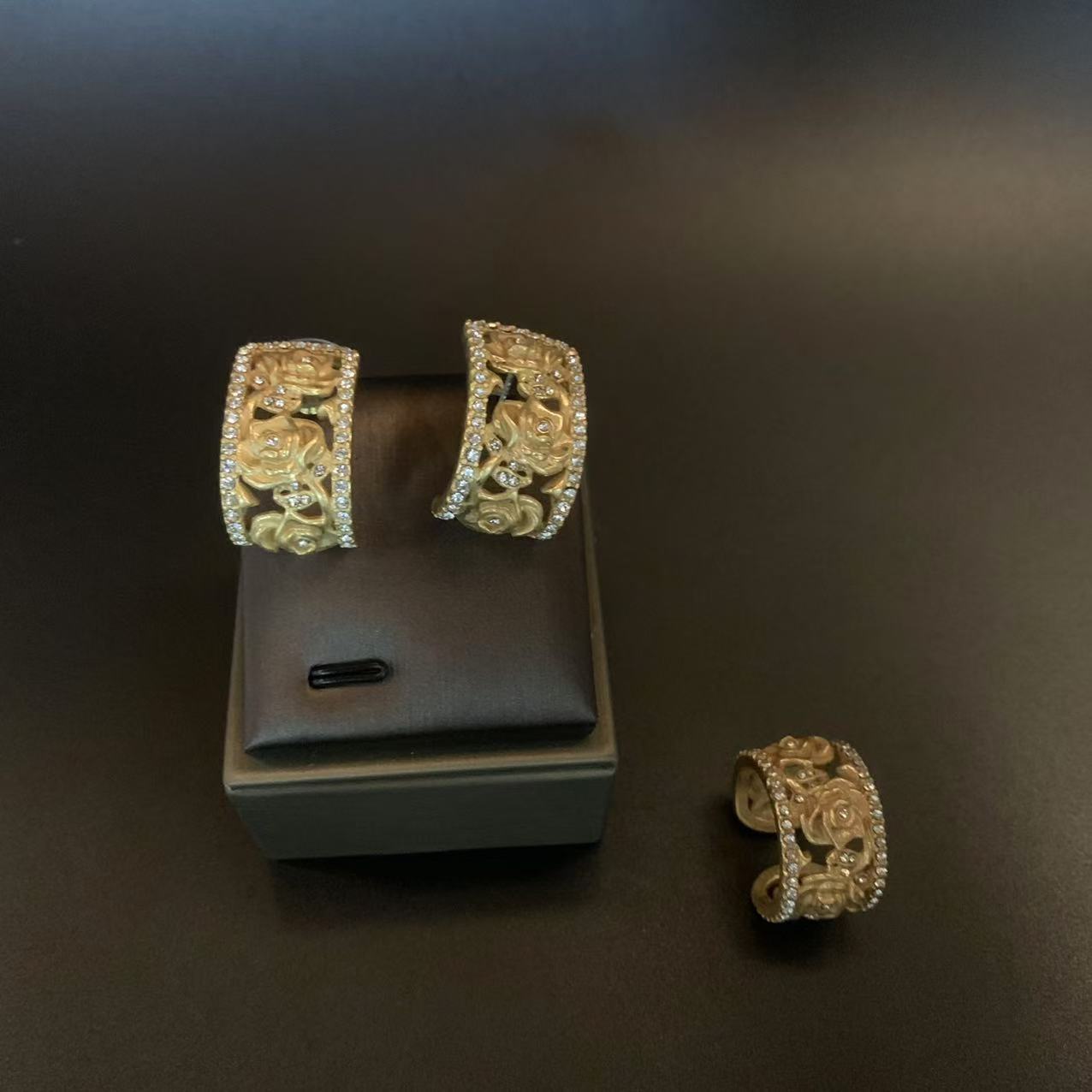 新中古vintage高级复古金做旧镶钻花朵c形半圈耳钉可调戒指套装