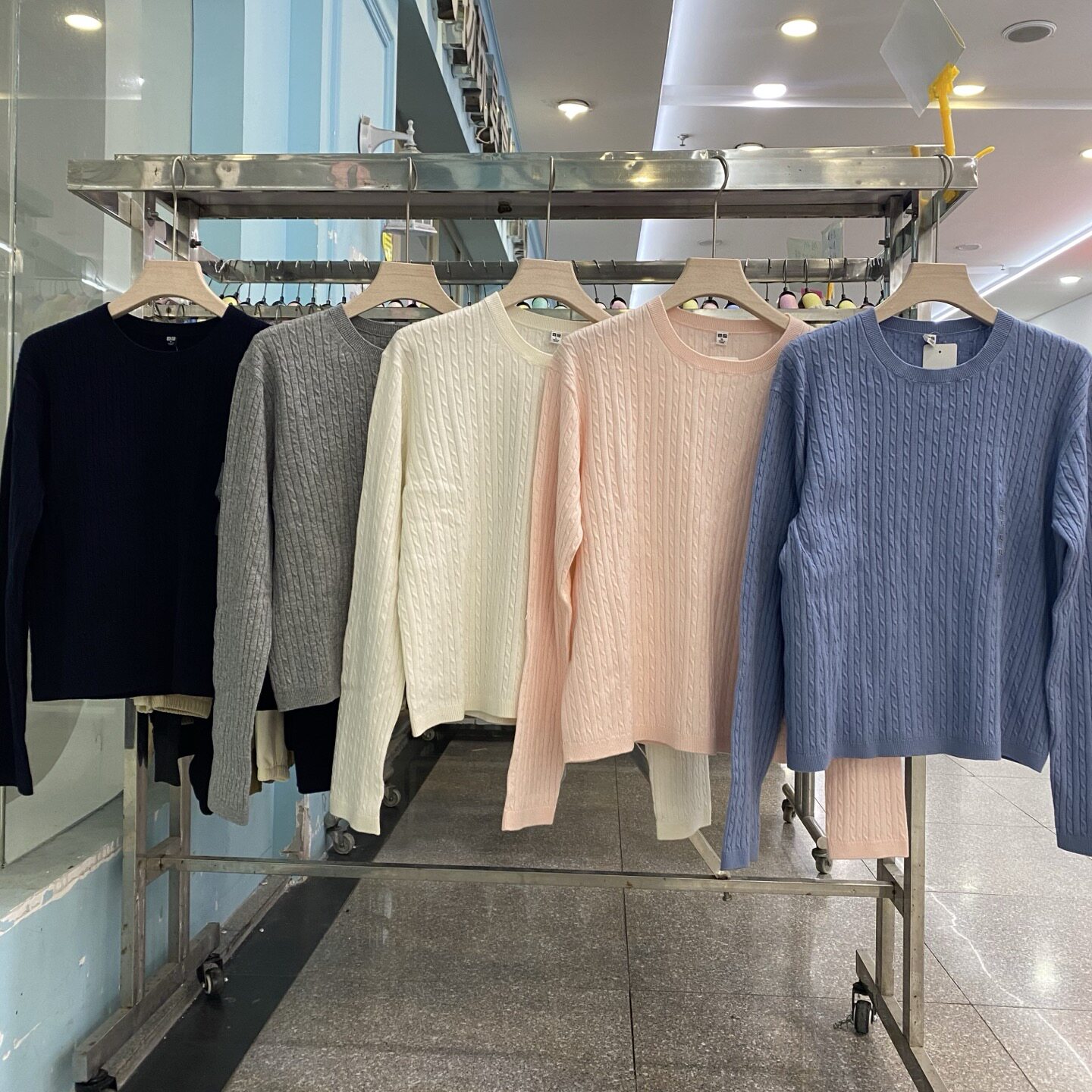 女装纽花圆领针织衫/毛衣毛衫26春季新款纯色麻花打底上衣R482969